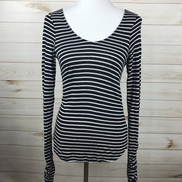 Chelsea Sky Stripe Top - Picture 2 of 6